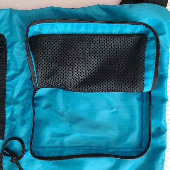 BeeGreen Turquoise Large Capacity Mesh Drawstring Backpack - Picture 4 of 6
